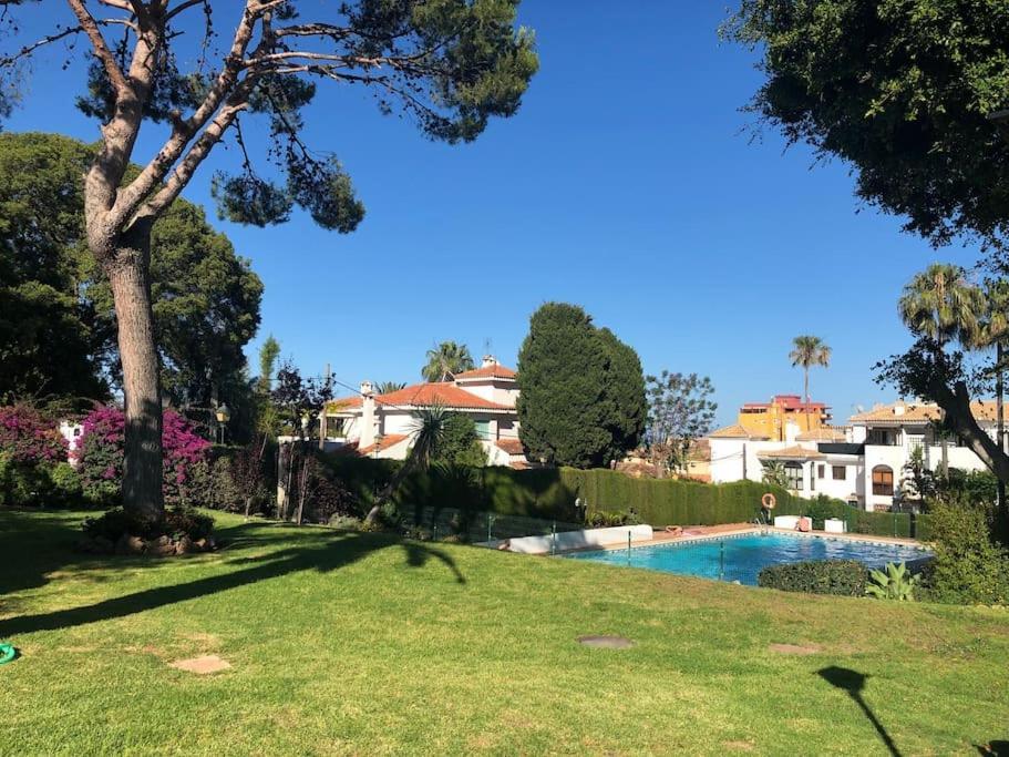 Apartamento Torremolinos 5 Personas + Parking + Piscina Todo El Ano Kültér fotó