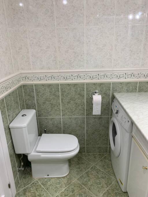 Apartamento Torremolinos 5 Personas + Parking + Piscina Todo El Ano Kültér fotó