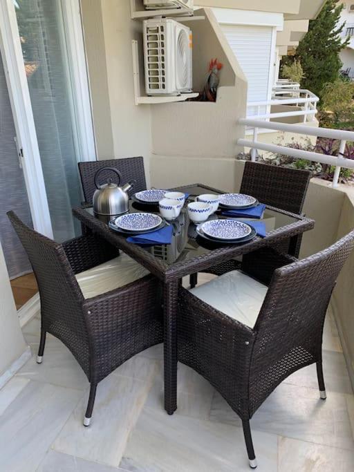Apartamento Torremolinos 5 Personas + Parking + Piscina Todo El Ano Kültér fotó