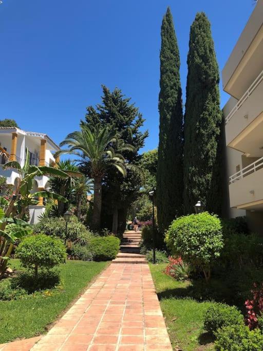Apartamento Torremolinos 5 Personas + Parking + Piscina Todo El Ano Kültér fotó