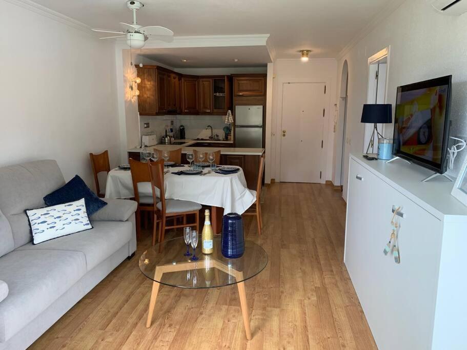 Apartamento Torremolinos 5 Personas + Parking + Piscina Todo El Ano Kültér fotó