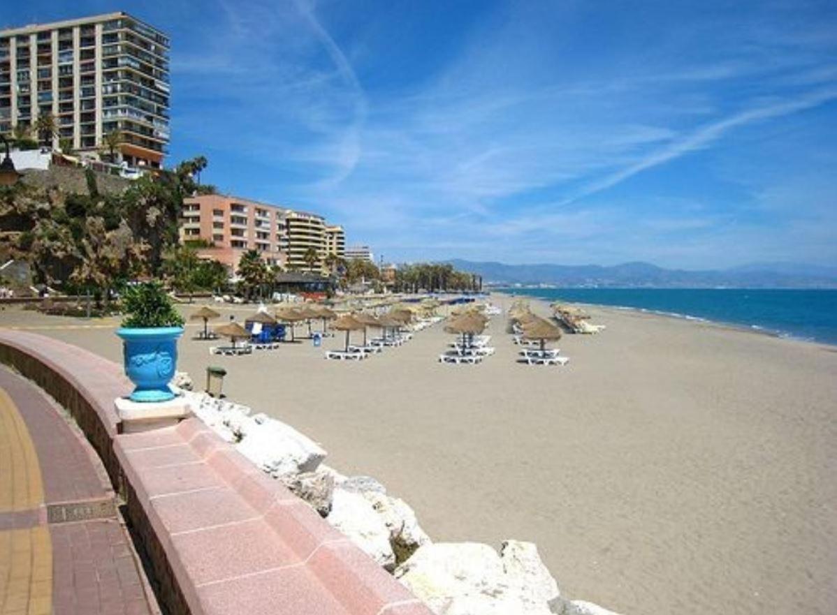 Apartamento Torremolinos 5 Personas + Parking + Piscina Todo El Ano Kültér fotó